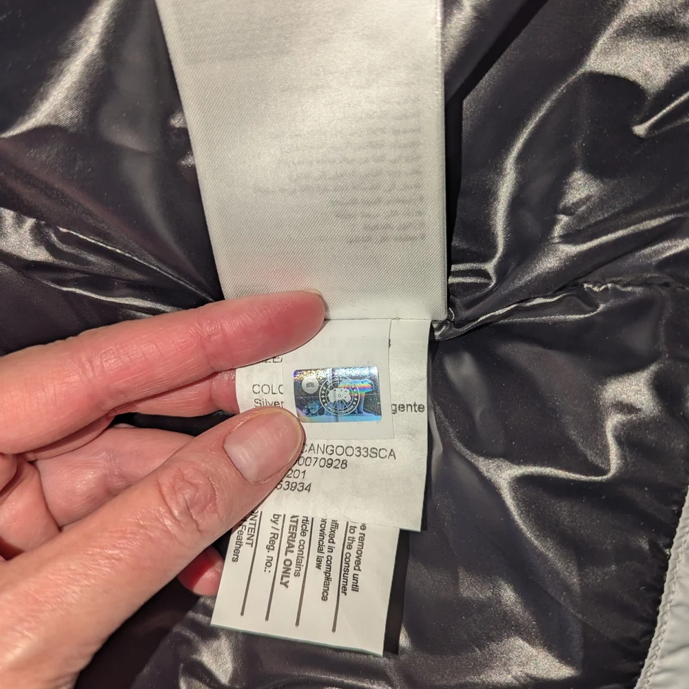 Canada Goose White Puffer Jacket with Hood. Note: This Jacket Runs Small. - Picture 7 of 11